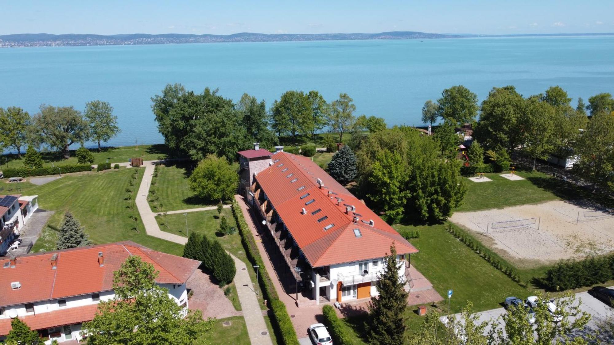 Waterfront Apartmanok Zamárdi Εξωτερικό φωτογραφία