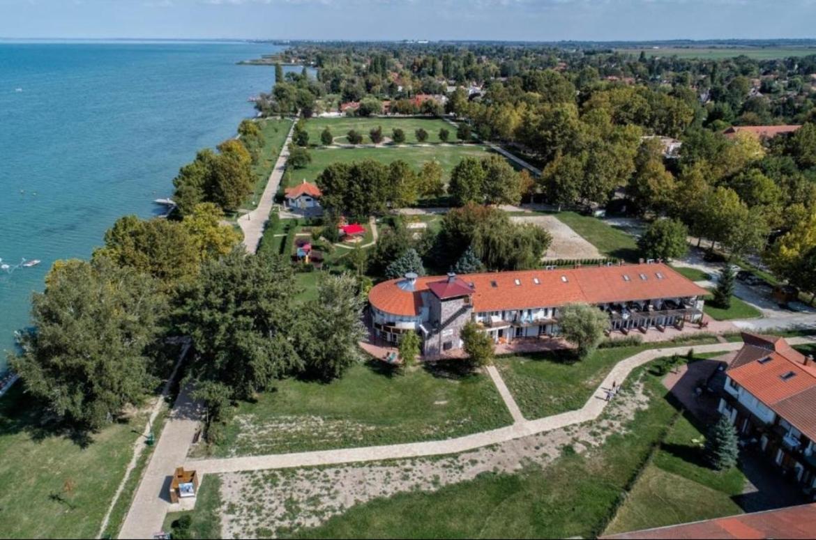 Waterfront Apartmanok Zamárdi Εξωτερικό φωτογραφία